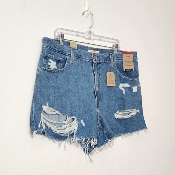 Levi's Women's High Waisted Mom Shorts Size 18W NWT - Picture 3 of 6